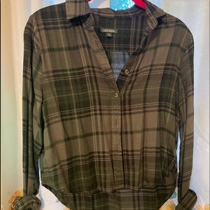 Olive green cropped flannel - Size XS.